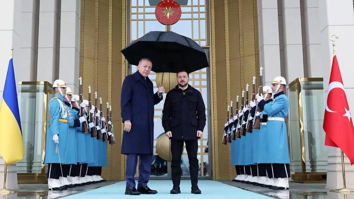 Alman gazeteci paylat: Bakan Erdoan her zaman kazanr