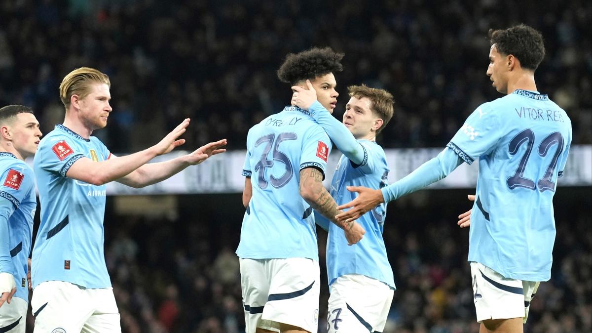 Manchester City geriden gelip turu geti