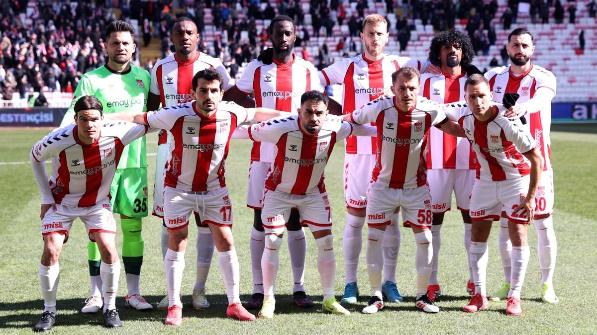 Sivasspor, yarn Baakehir deplasmanna konuk olacak