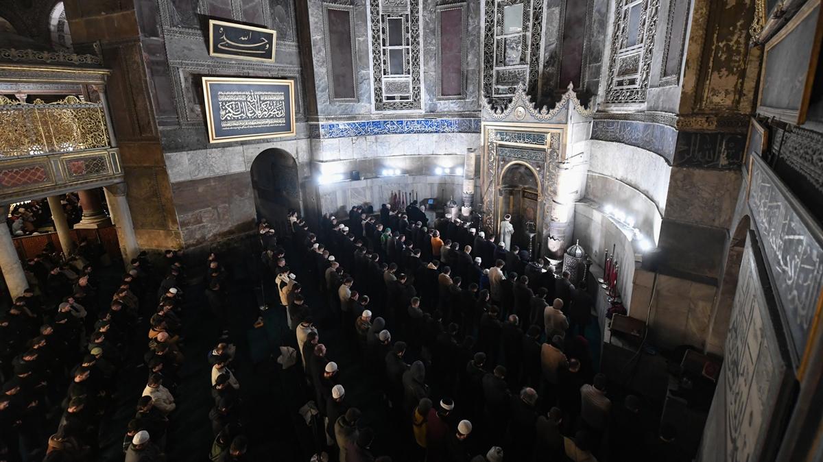 Erba, Ayasofya Camii'nde teravih namaz kldrd