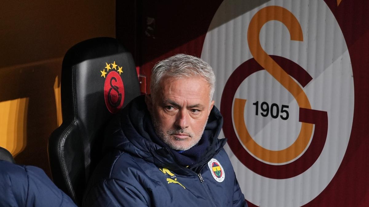 Jose Mourinho, Antalyaspor galibiyetiyle tarihe geti