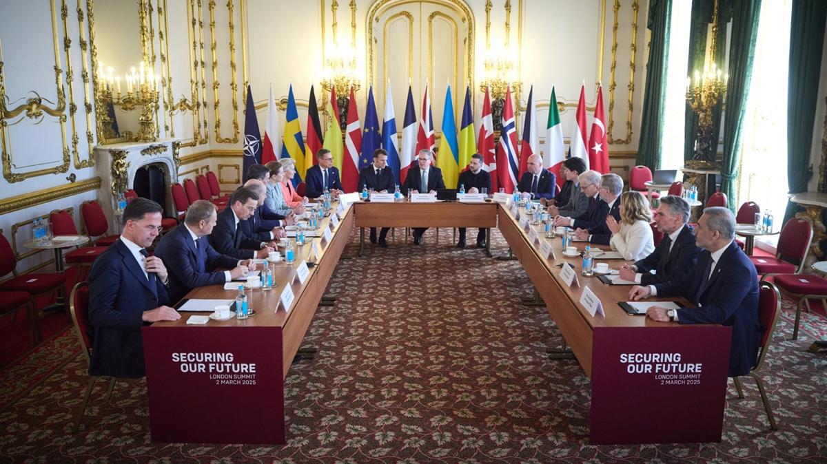 Londra'daki zirve komuyu ayaa kaldrd: Trkiye var biz yokuz