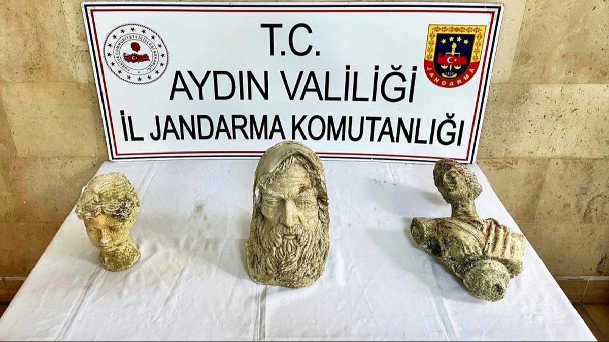 Otomobilde ele geirildi! 200 bin dolara satmak isterken yakalandlar