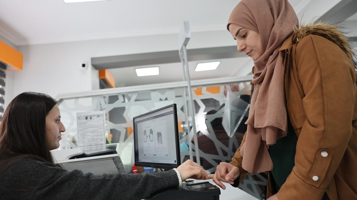 Idr'da vatandalarn tamam yeni kimlik kartlarn ald