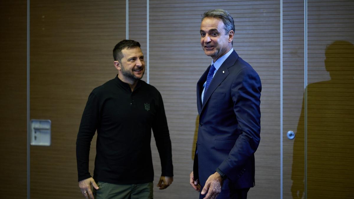 Miotakis, Zelenski ile telefonda grt
