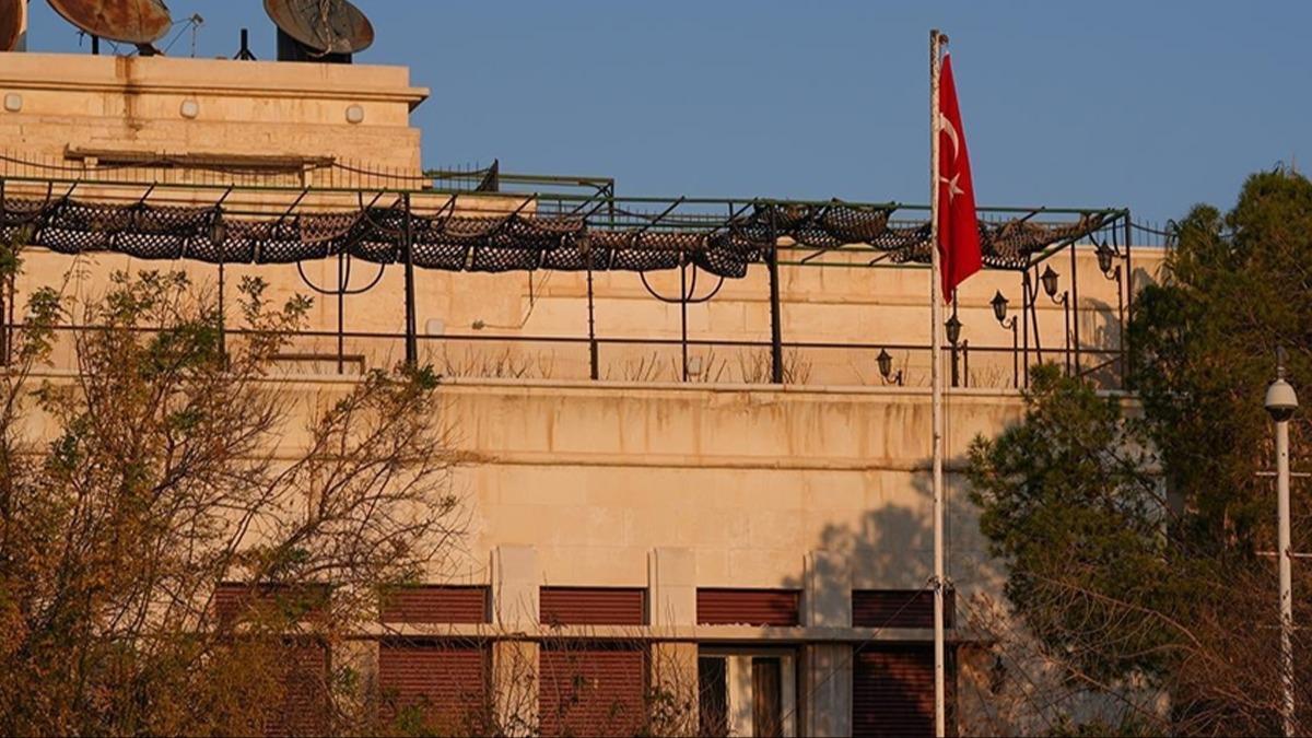 Trkiye'nin Suriye Bykelilii askeri ataesi Gz grevine balad