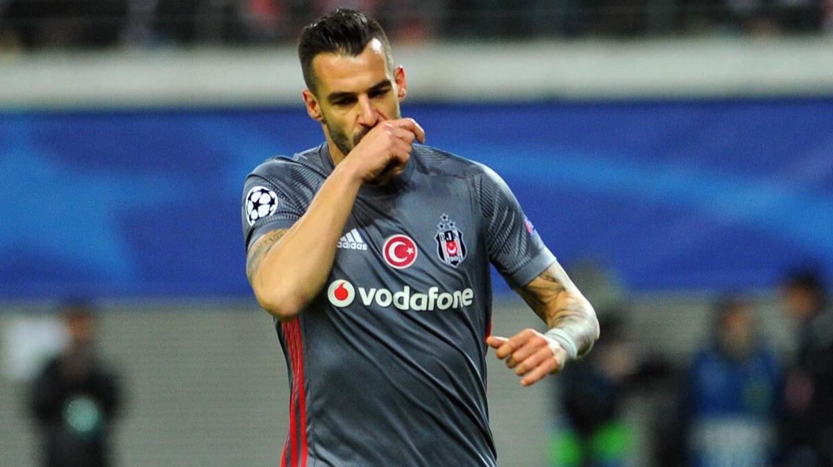 Alvaro Negredo yeil sahalara veda etti