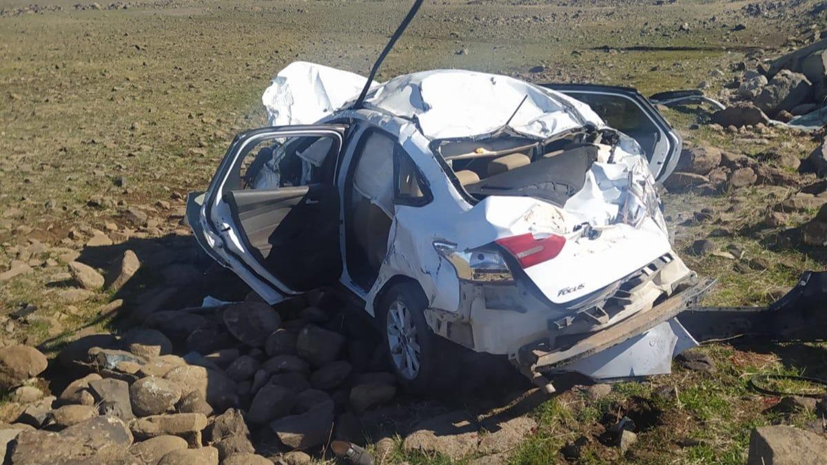 anlurfa'da otomobilin arampole devrilmesi sonucu 2 kii hayatn kaybetti 