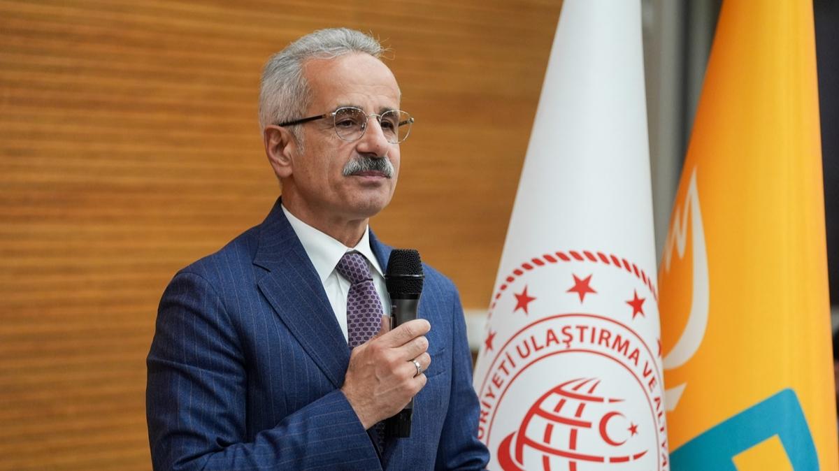 Bakan Uralolu: PTT bir dnya markas olma yolunda hzla ilerliyor