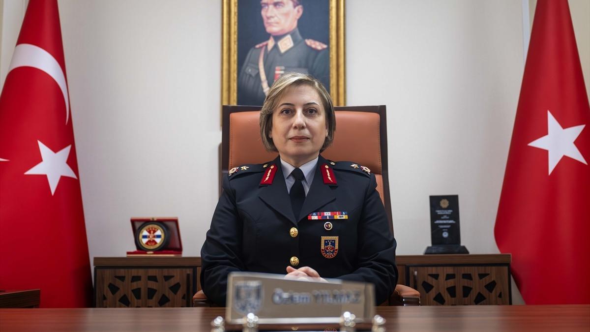 Cumhuriyet'in ilk kadn generali Ylmaz'dan jandarmada kadn istihdam vurgusu: Ailemize katlmalarn bekliyoruz