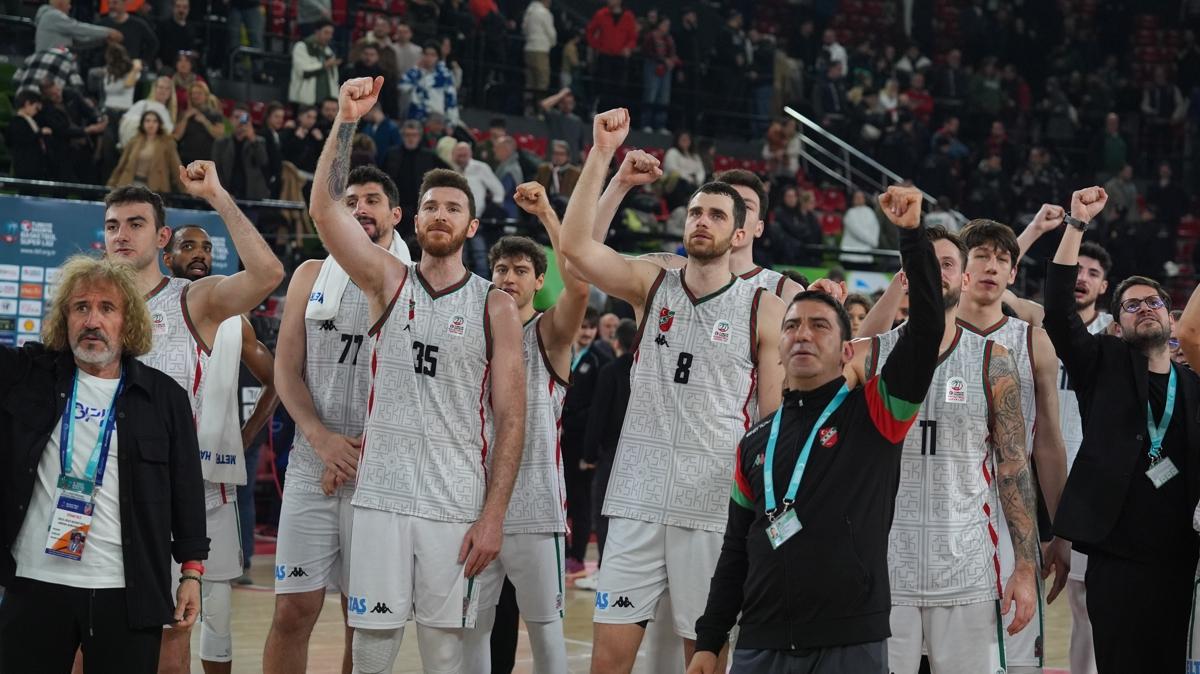 Karyaka Basketbol, Galatasaray deplasmannda  
