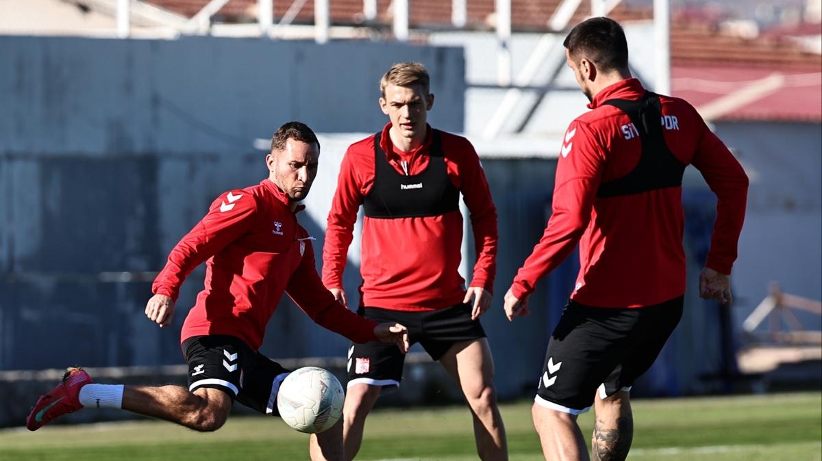 Sivasspor'da gzler Gztepe manda