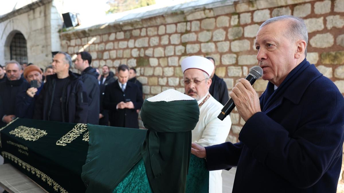 Yacolu dualarla defnedildi... Bakan Erdoan: Allah'tan rahmet diliyorum