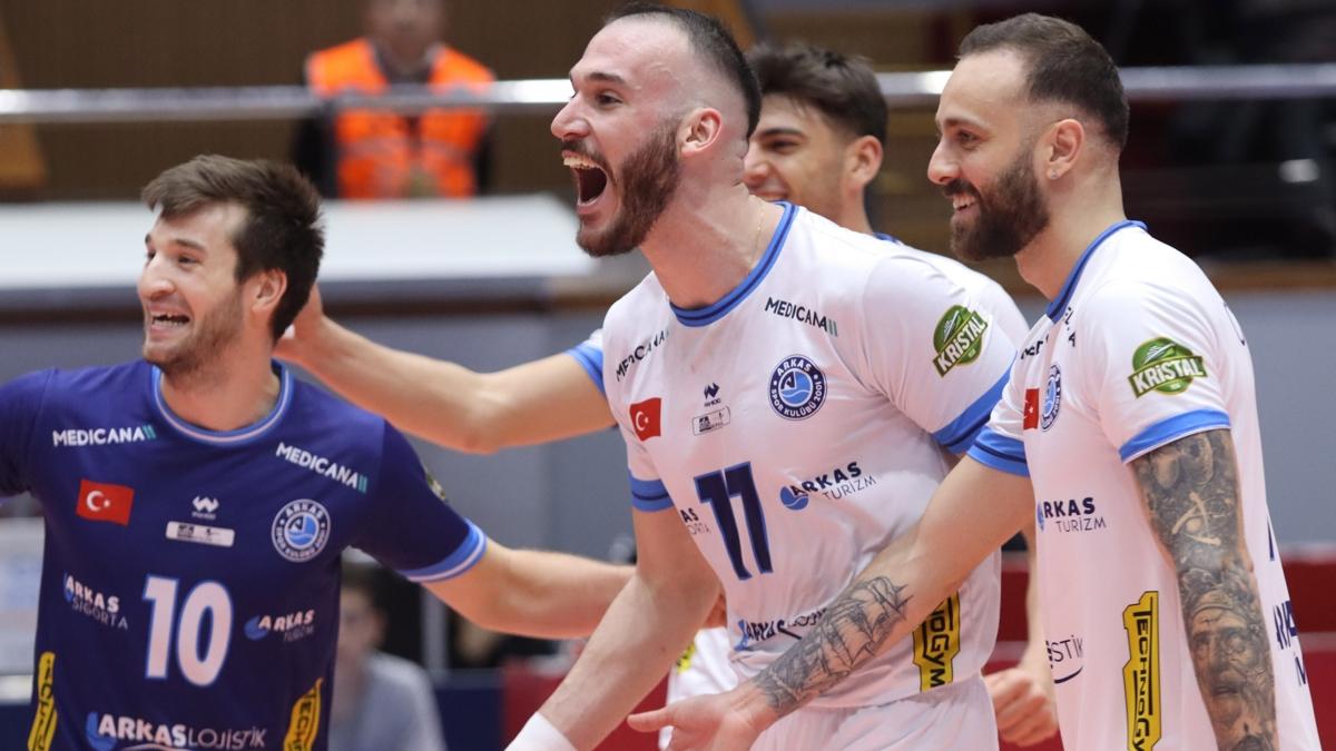 Arkas Spor, erteleme mana kyor  
