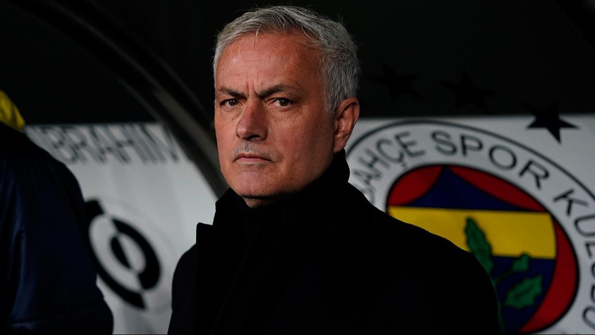 Jose Mourinho birok kez geri dne imza att! Hedef Fenerbahe ile Avrupa'da tarih yazmak