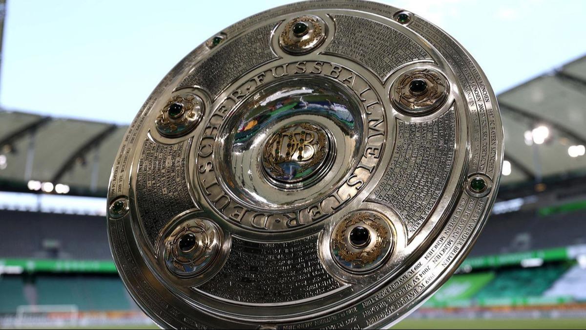 Bundesliga kulplerinden rekor gelir!