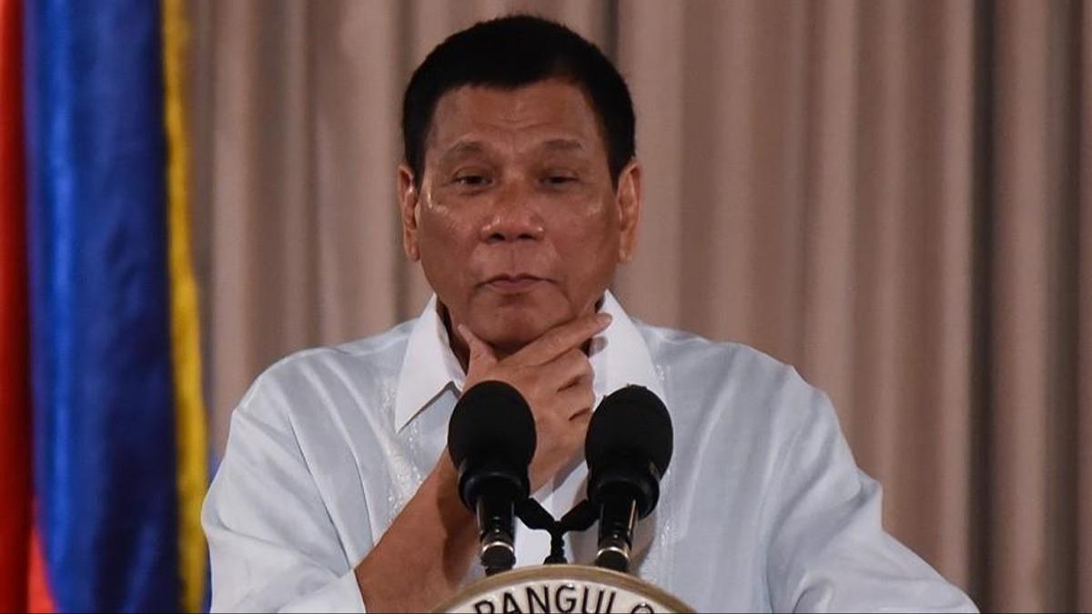 Filipinler'de Rodrigo Duterte tutukland