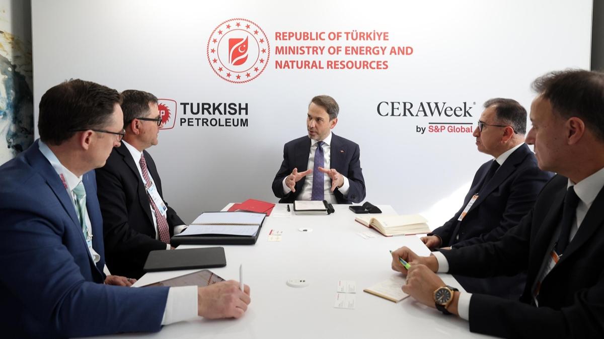 Bakan Bayraktar, ABD'de enerjide ibirlii grmeleri gerekletirdi