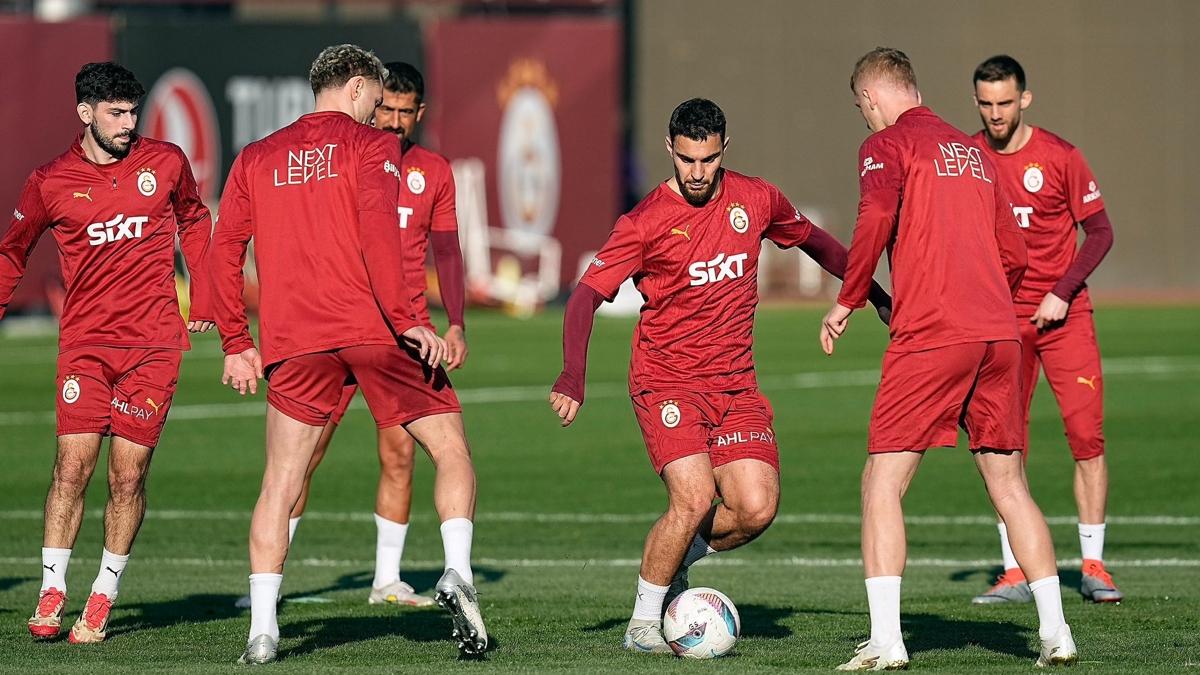 Lider Galatasaray, Antalyspor mana hazrlanyor