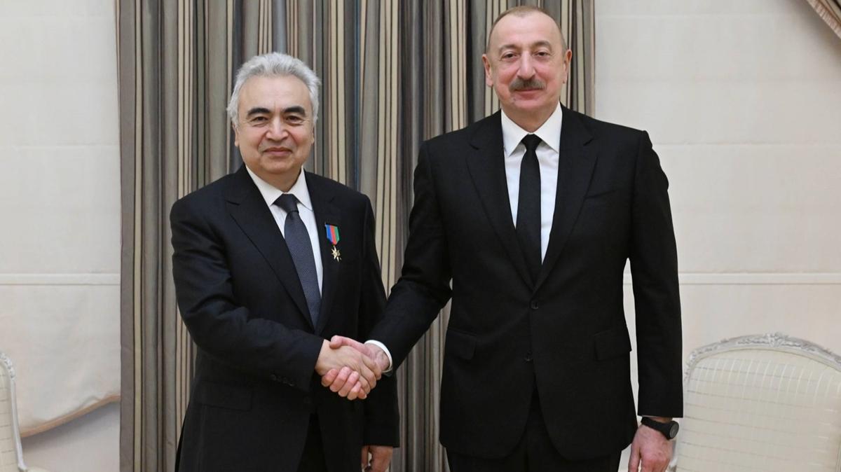 Aliyev, IEA Bakan Birol'u 'Dostluk Nian'yla taltif etti