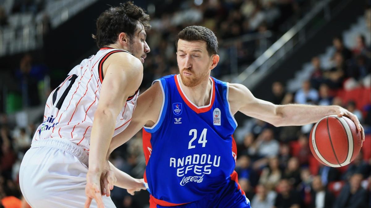 Anadolu Efes, yarn Bayern Mnih deplasmannda