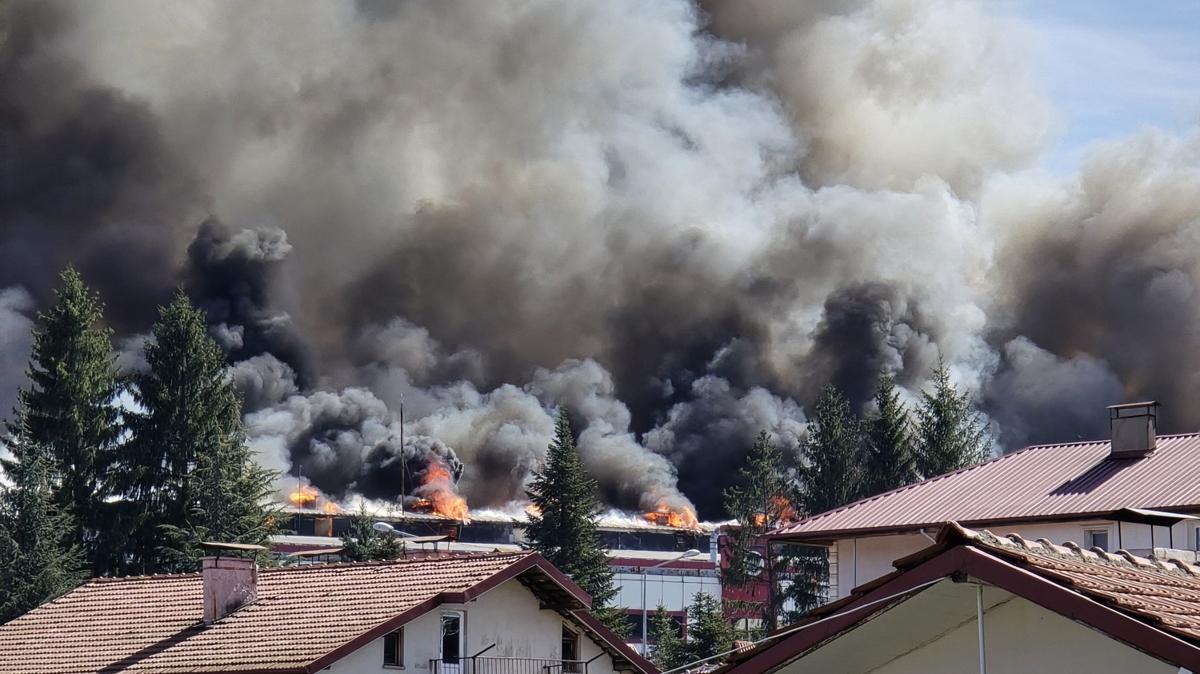 Bolu'da orman rnleri ileme fabrikasnda yangn