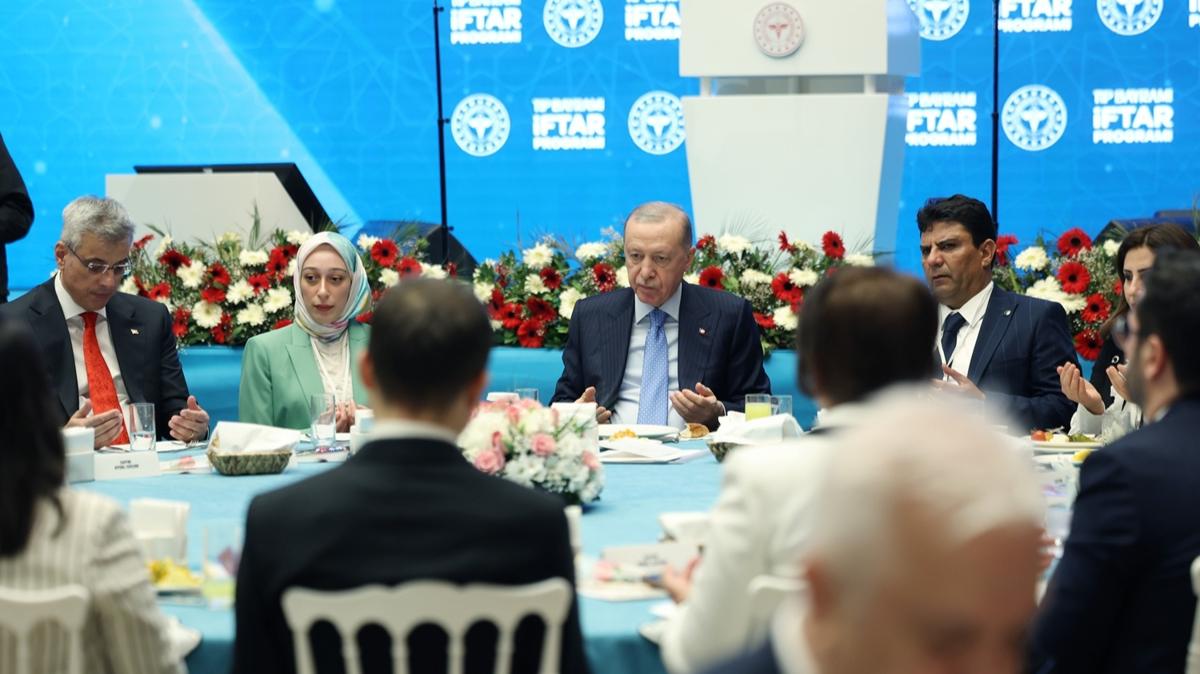 Cumhurbakan Erdoan'dan salk alanlaryla gerekletirdii iftara ilikin paylam 