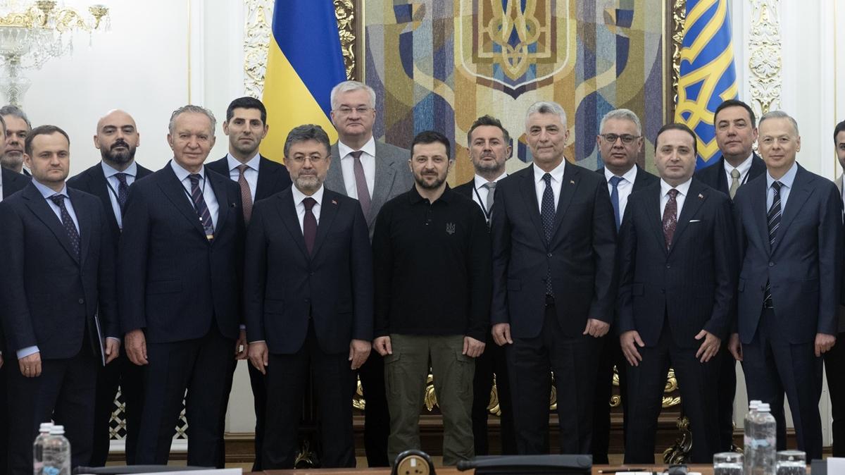 Trkiye'den Ukrayna'ya ekonomi karmas! Bakan Yumakl: Yol haritasn masaya yatrdk 