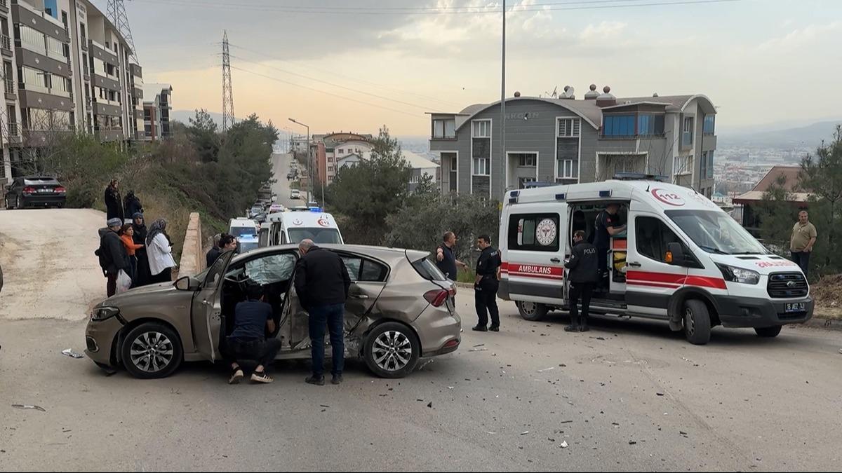 Bursa'da feci kaza: 4 kii hastaneye kaldrld