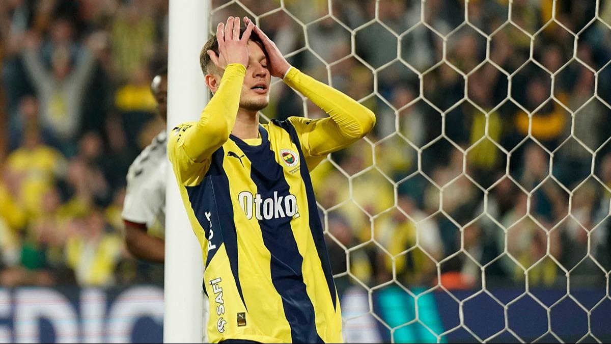Zirve yolunda byk hata! Fenerbahe evinde puan kaybetti