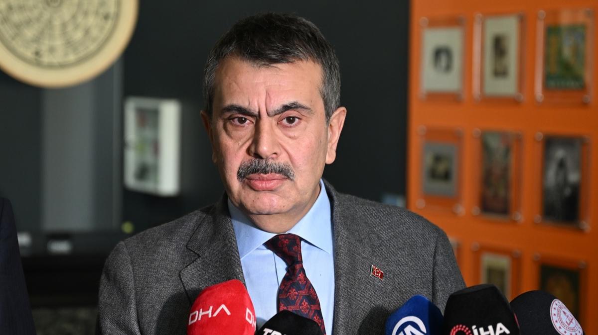 Bakan Tekin: 'anakkale Geilemez' dsturu bir daha silinmemek zere yazld