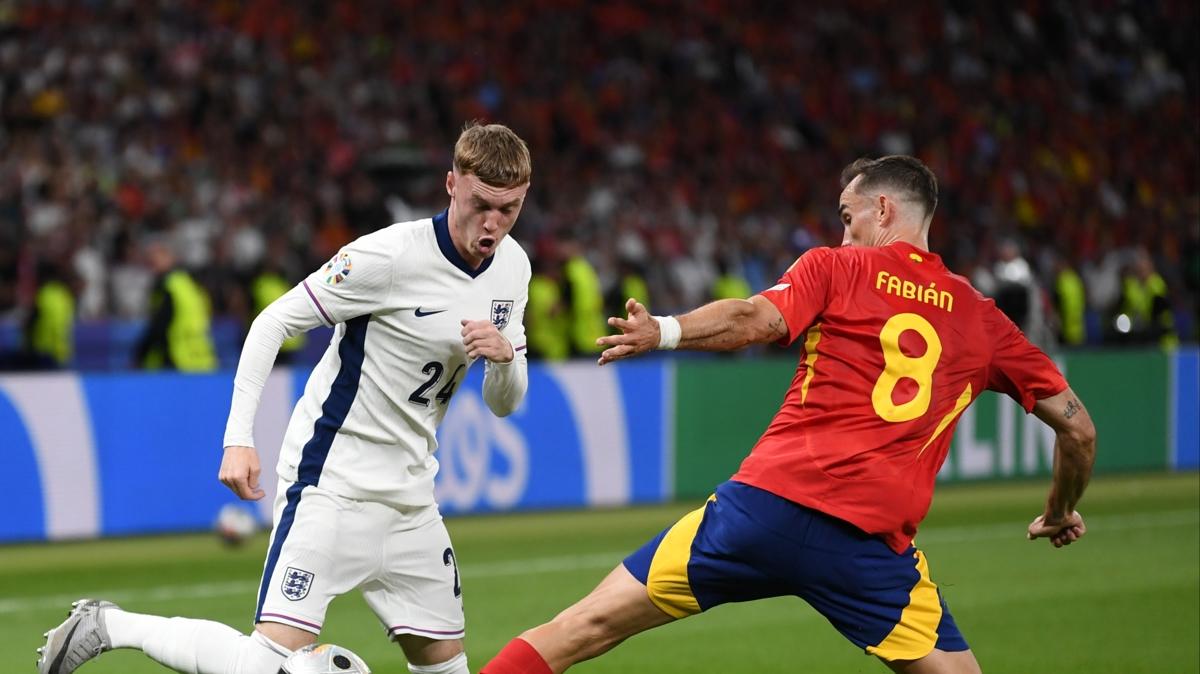 ngiltere'de Palmer kadrodan kartld
