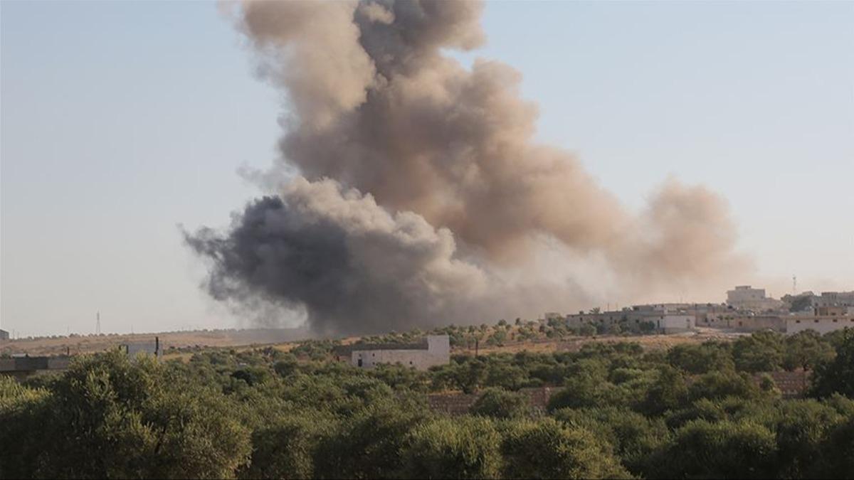 srail, Suriye'nin gneyindeki baz noktalar hedef ald