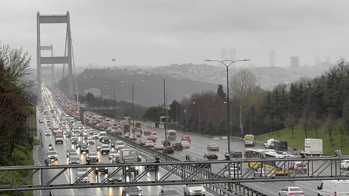 stanbul'da akam trafii ilesi! Younluk yzde 83'e ykseldi