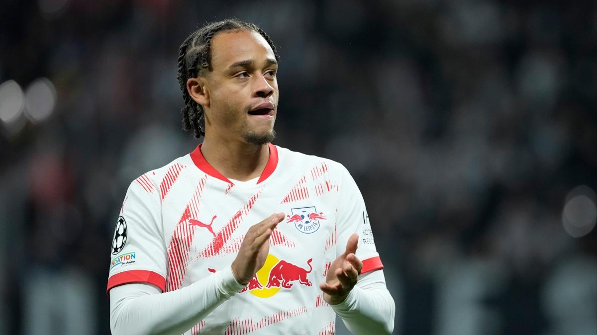 Manchester United, Xavi Simons'un peinde