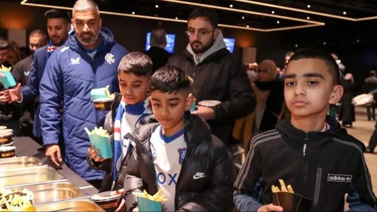 Rangers'tan Ibrox'ta iftar yemei
