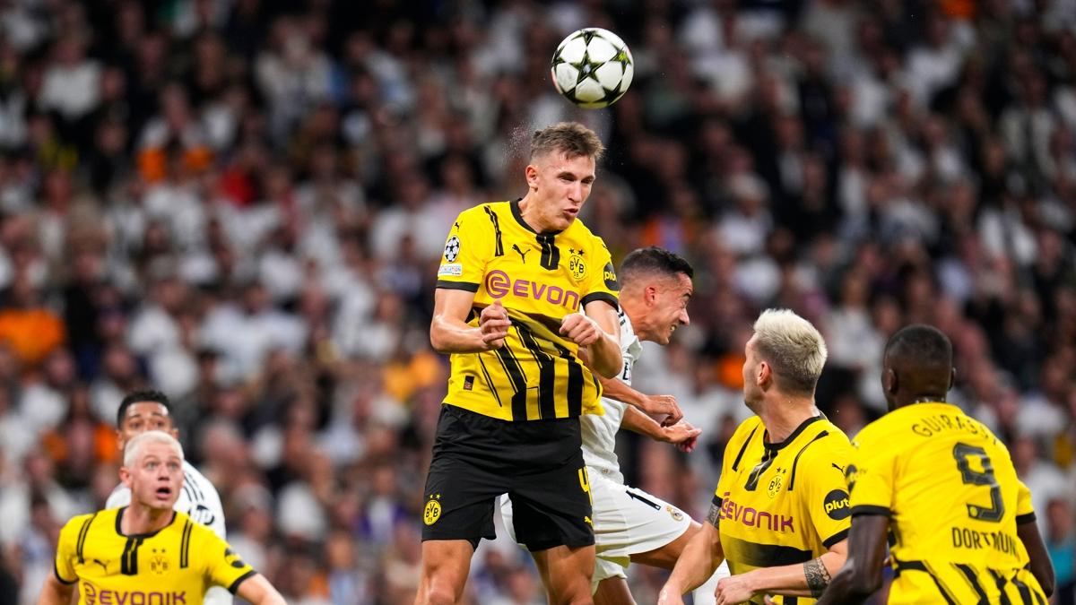 Devler Borussia Dortmund'un stoperi Nico Schlotterbeck'in peinde