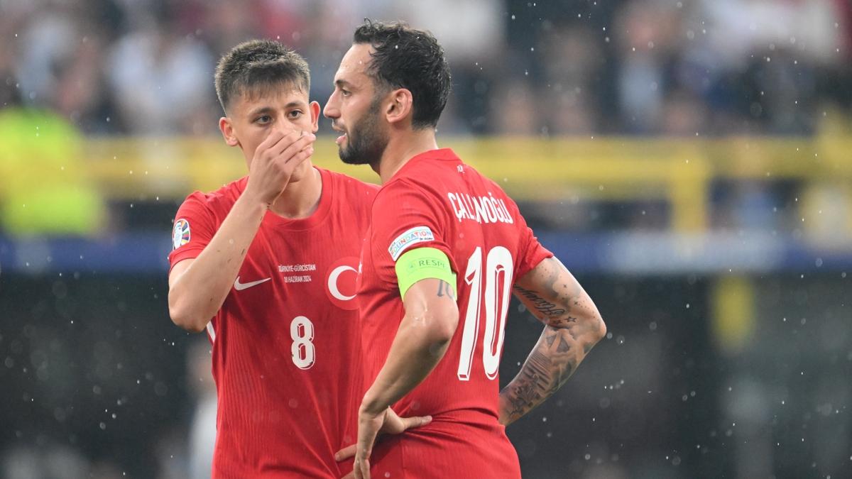 ''Inter'de oynamasn isterim''  Hakan alhanolu, Arda Gler iddialarn cevaplad