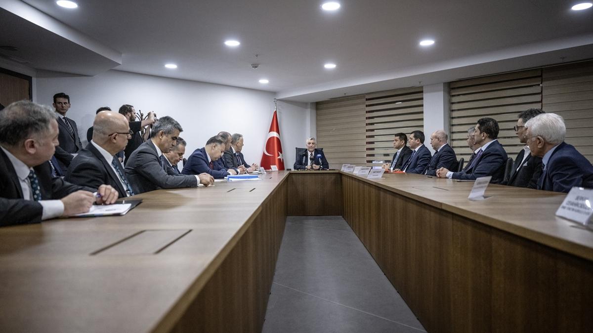 Bakan Bolat, ayakkab sektr temsilcileriyle bir araya geldi