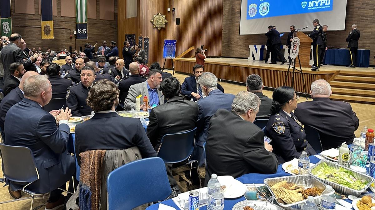 Mslman polisler iftar program dzenledi