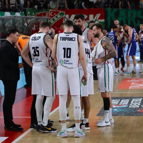 Karşıyaka Basketbol, Yalovaspor deplasmanında