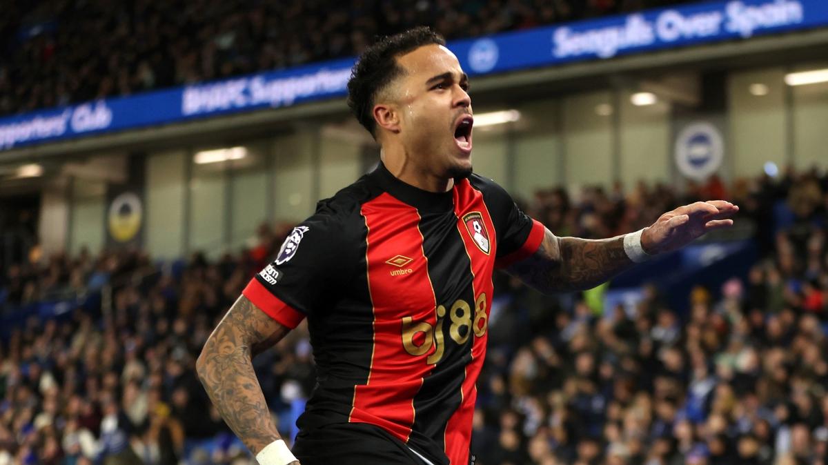 Manchester United'da hedef Justin Kluivert