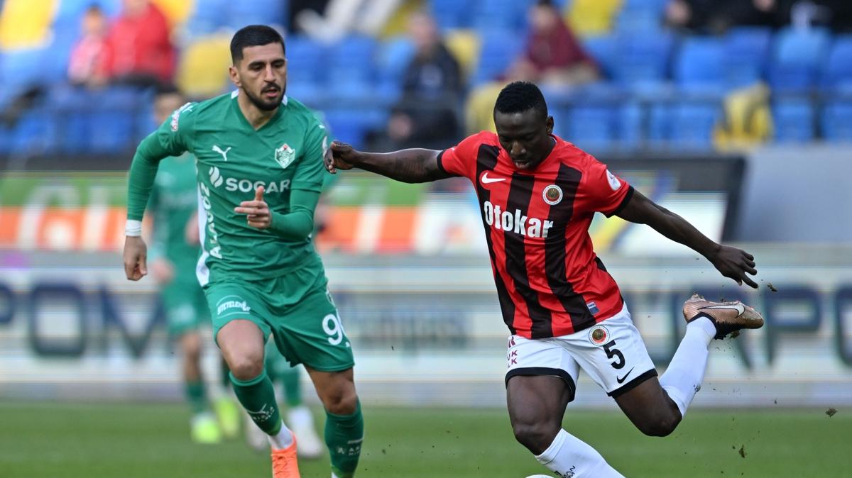 Genlerbirlii'nde Etebo sakatln atlatt