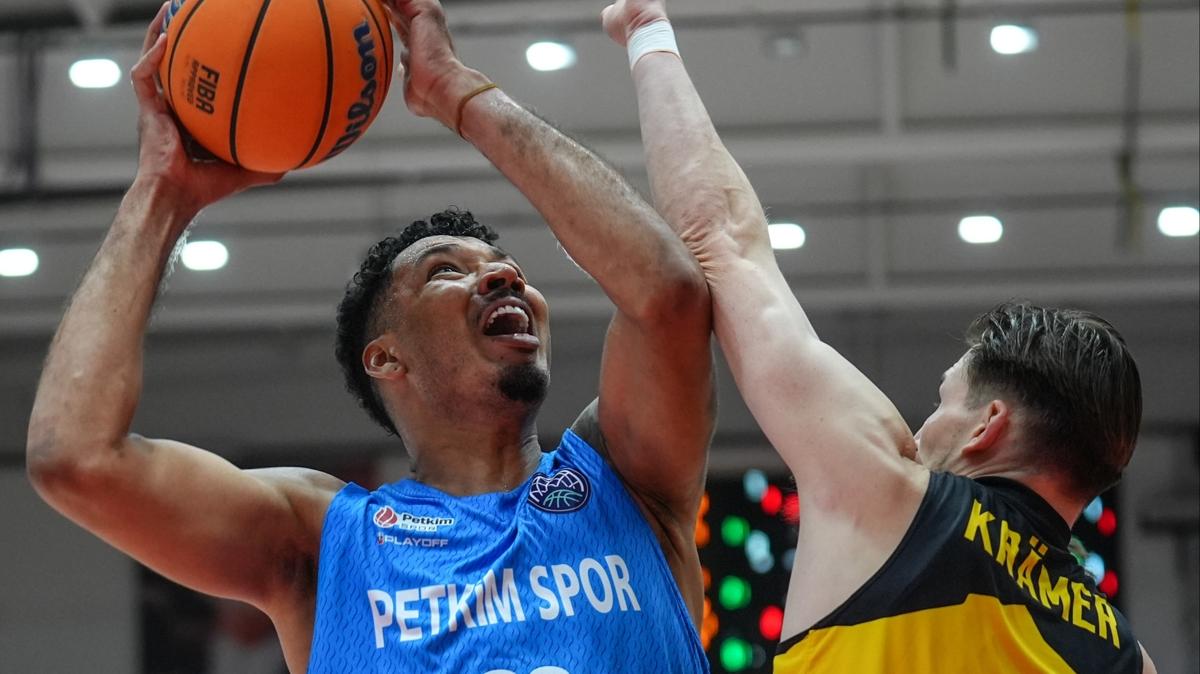 Petkimspor, ampiyonlar Ligi'ne veda etti