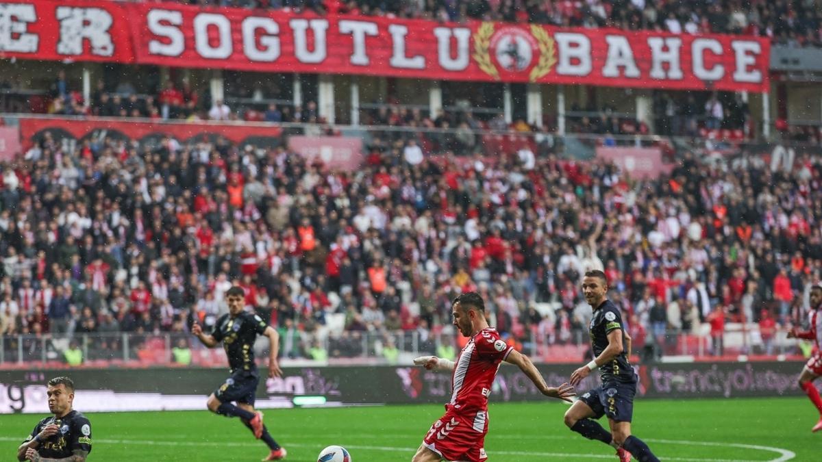 Kasmpaa, Samsun'dan 3 puanla dnyor