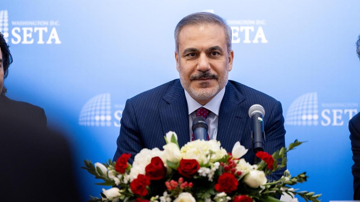 Bakan Fidan'dan Ramazan Bayram mesaj: Blgemize ve insanla huzur getirmesini diliyorum