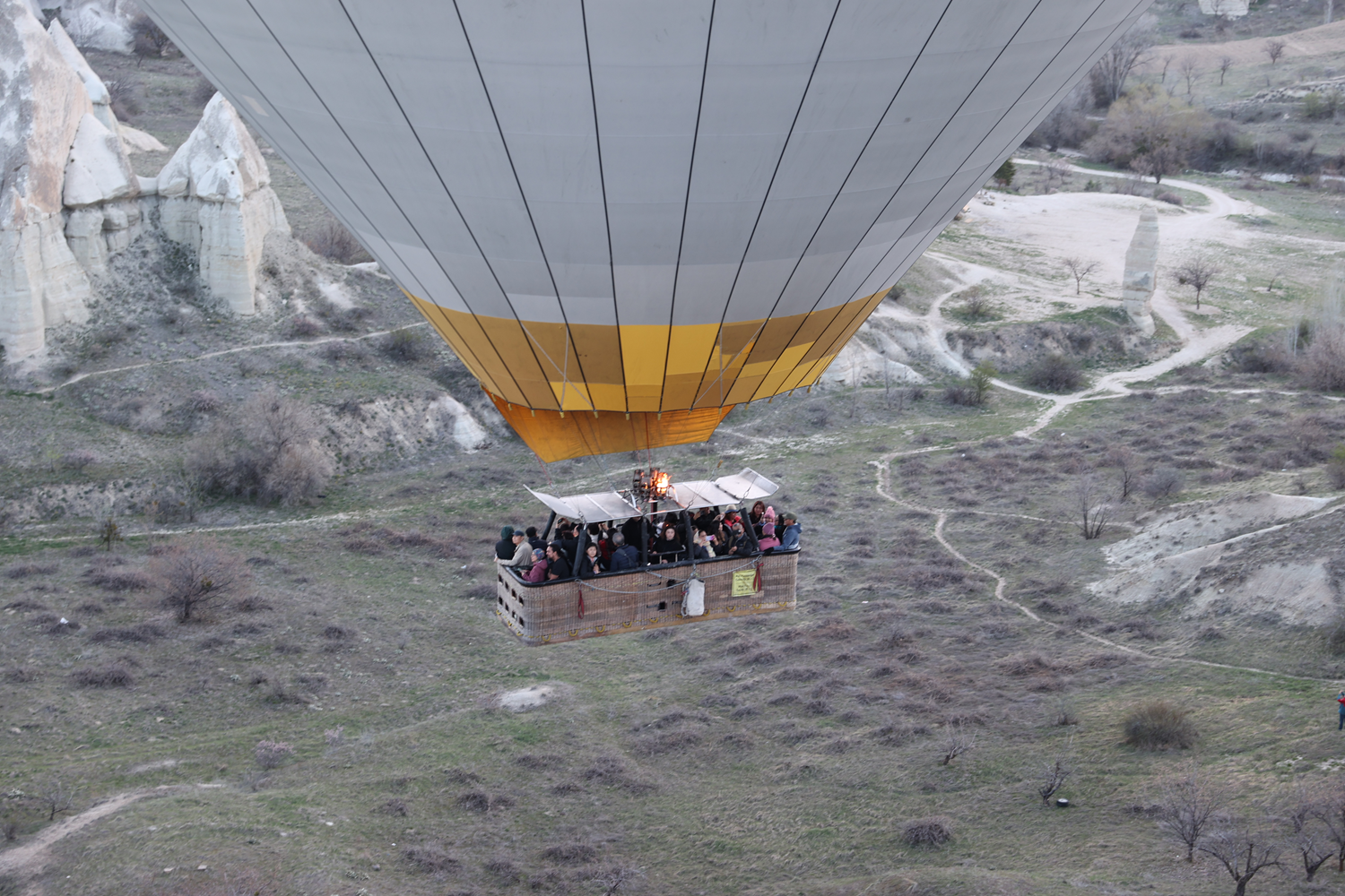 Kapadokya'da yerli turistler bayram sabahı gökyüzünde süzüldü