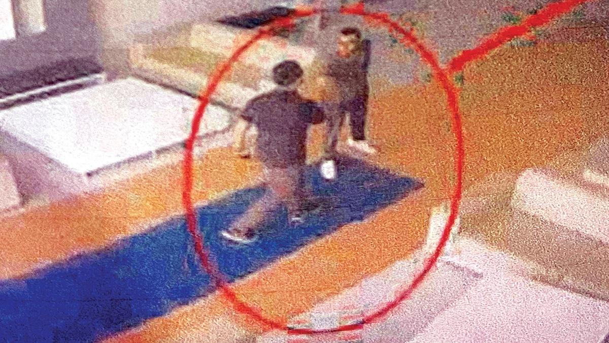 ''M�T'�iyim'' diyerek kand�rd�! 130 bin dolarl�k vurgun