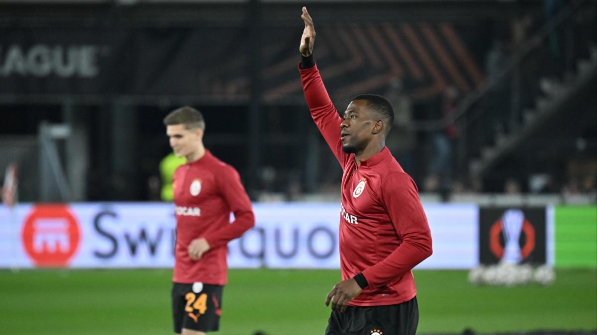 Galatasaray'da Carlos Cuesta kayplara kart