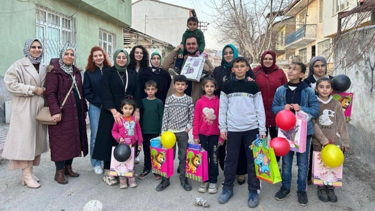 AK Parti Elaz Kadn Kollar'ndan rnek davran; yardmlar ile ne ktlar